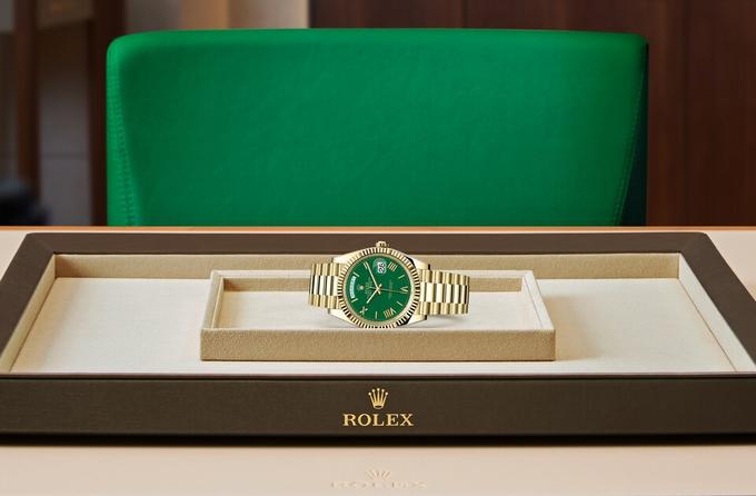Rolex DAY-DATE 40, yellow gold