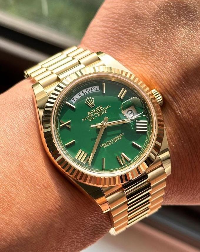 Rolex DAY-DATE 40, yellow gold