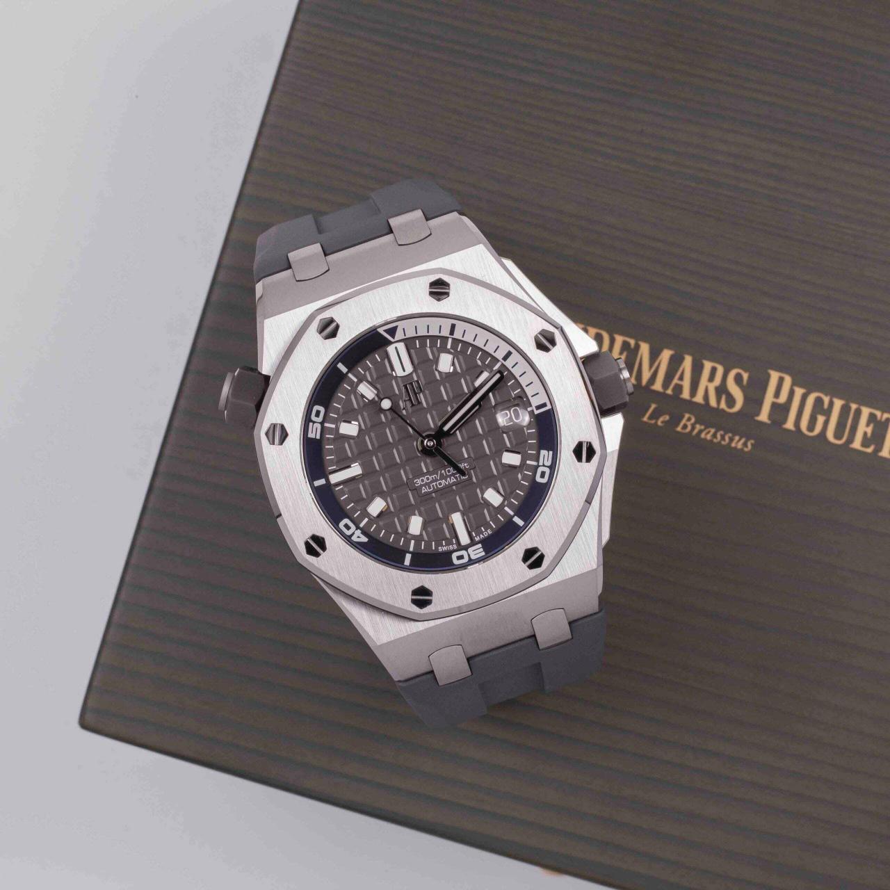 Audemars Piguet Royal Oak Offshore 15720ST.OO.A009CA.01